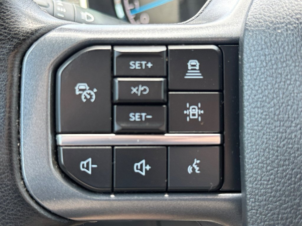 Used 2023 Agate Black Metallic Ford XLT image 20