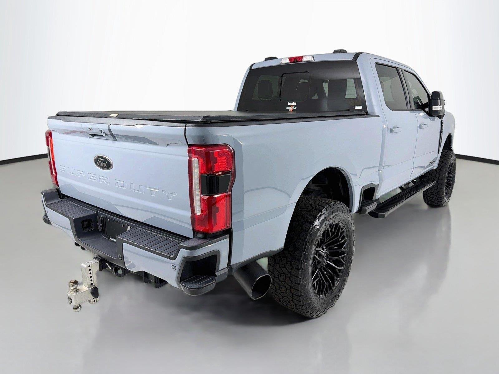 Used 2024 Glacier Gray Metallic Tri-Coat Ford LARIAT image 26