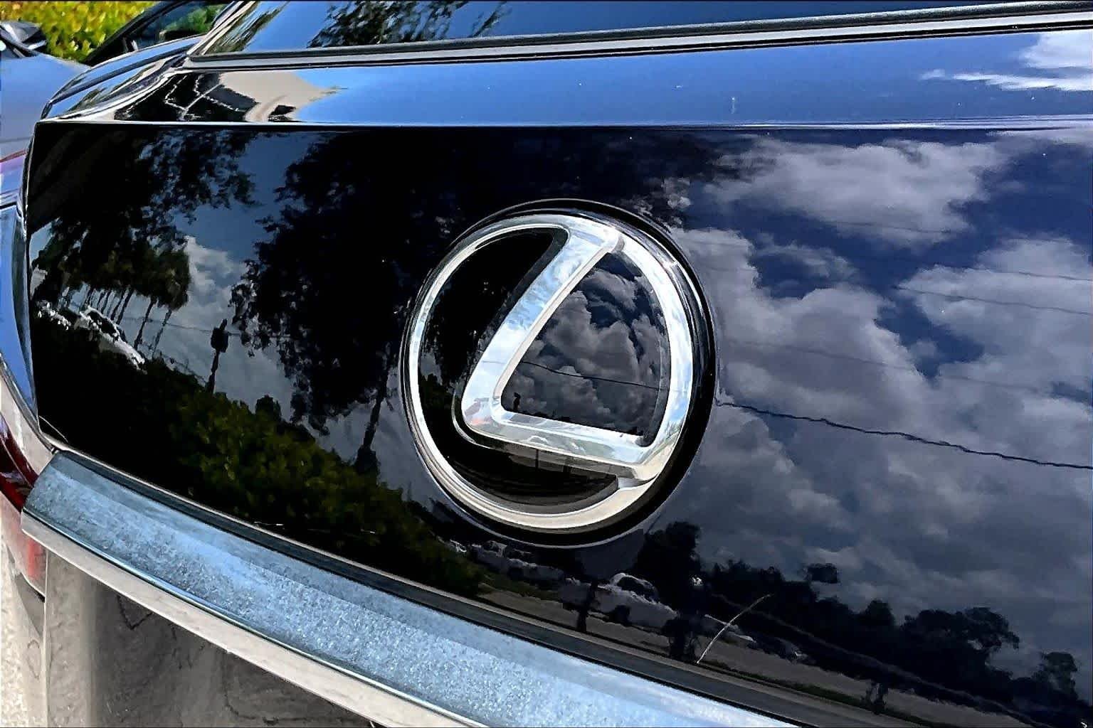 Used 2020 Nightfall Mica Lexus  image 31