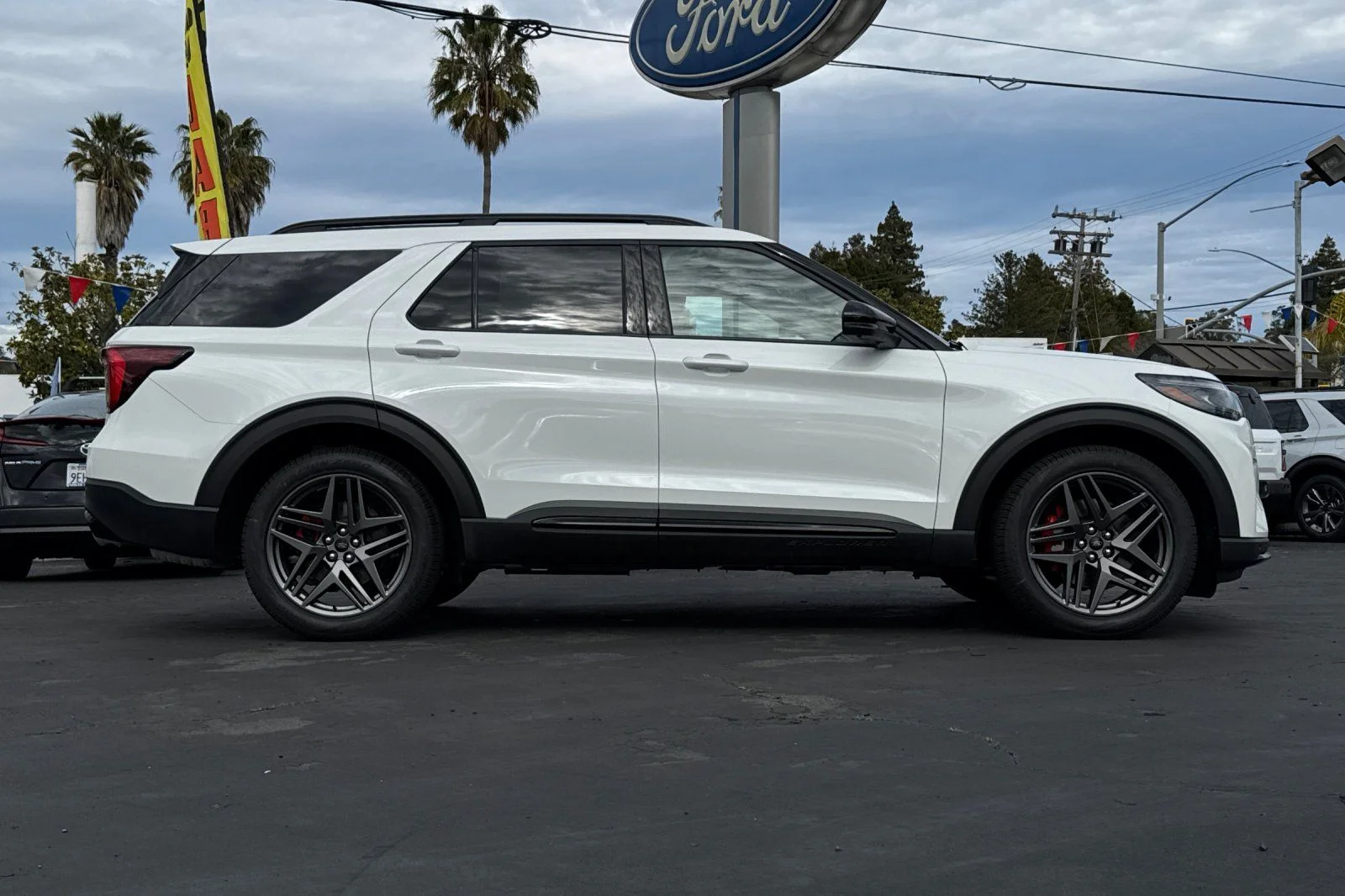 New 2026 Star White Metallic Tri-Coat Ford ST image 2