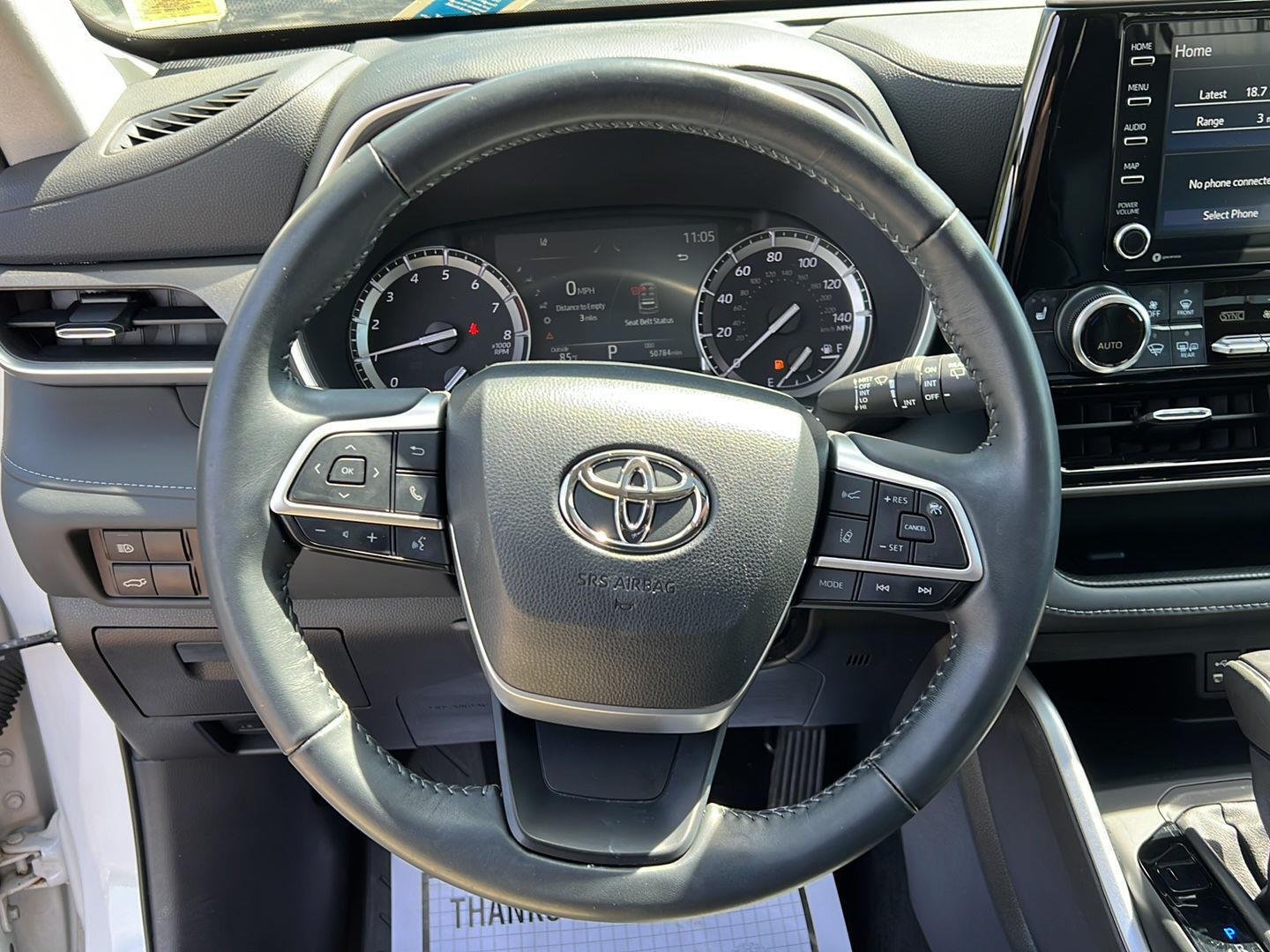 Used 2022 Wind Chill Pearl Toyota XLE image 8