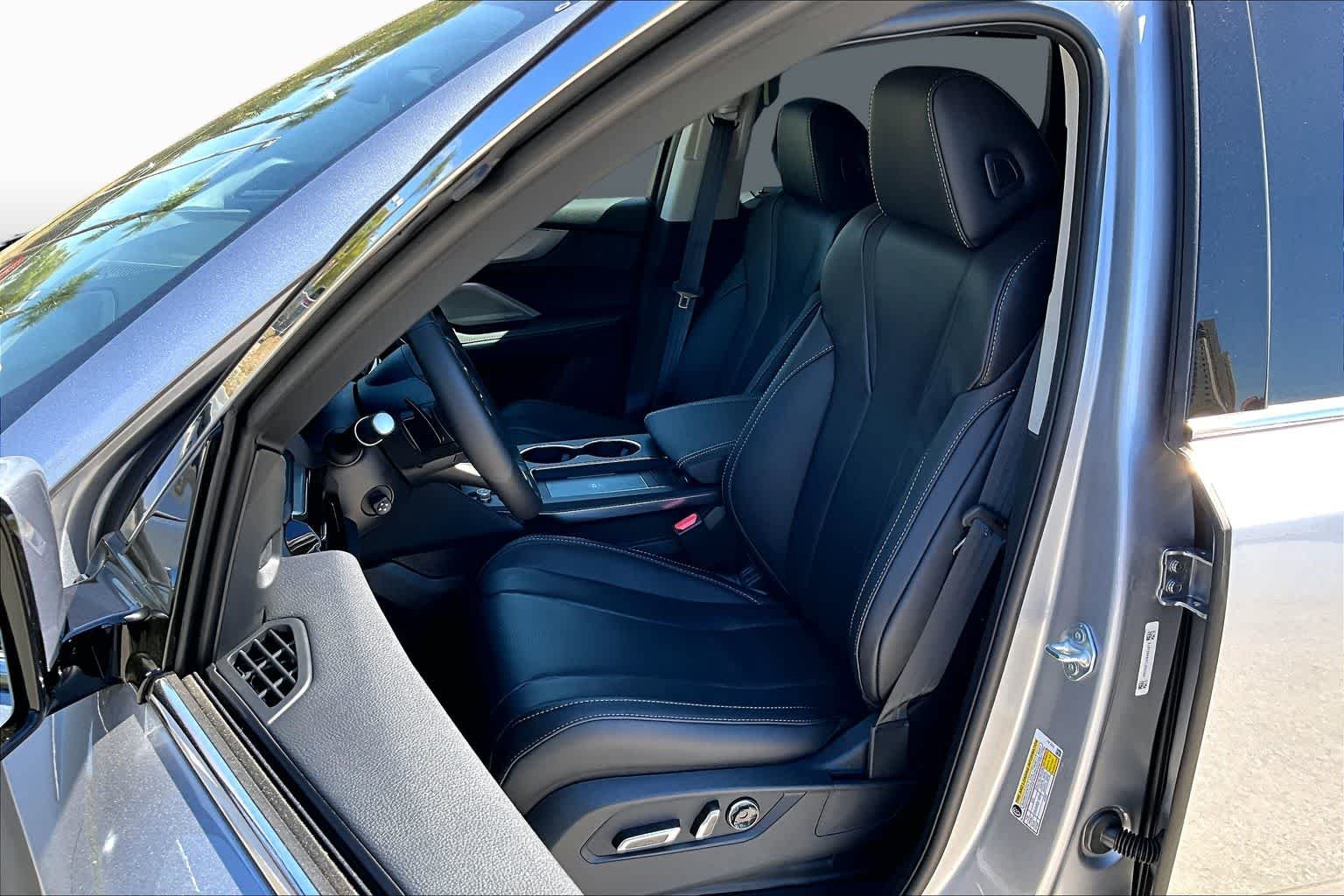 Used 2026 Solar Silver Metallic Acura w/Technology Package image 9