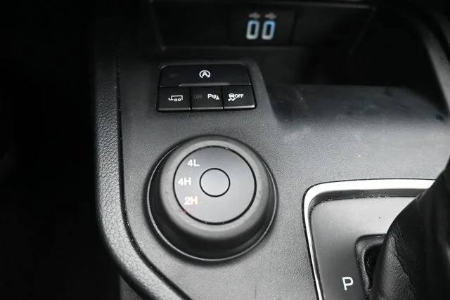 Used 2019 Blue Ford XLT image 27