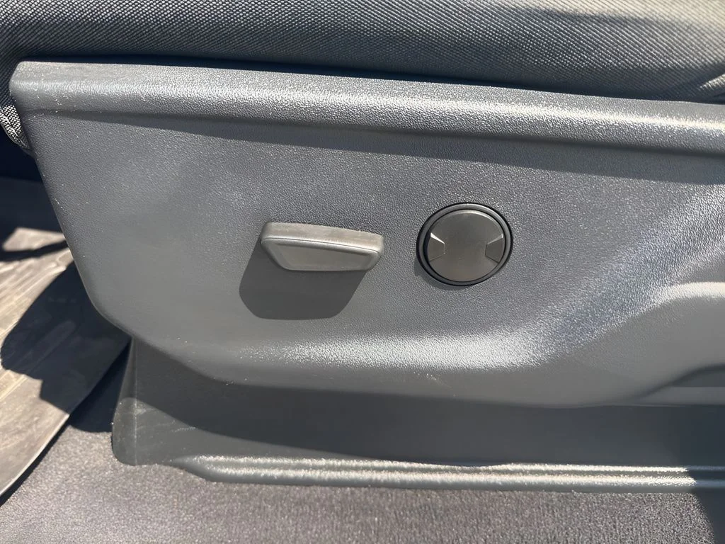 Used 2024 Silver Ford XLT image 10