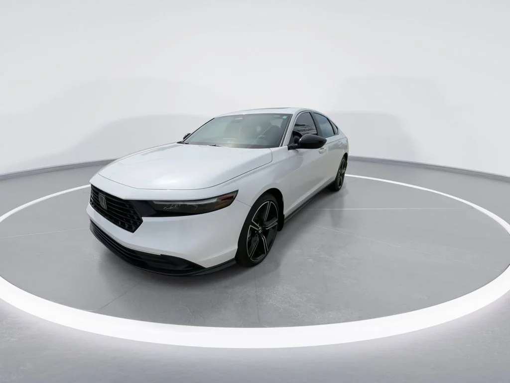 Used 2025 White Honda Sport image 4