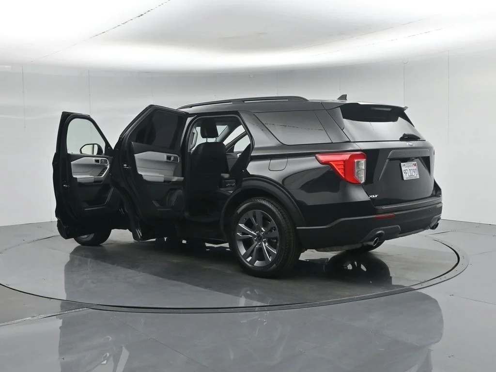 Certified Used 2022 Black Ford XLT image 37