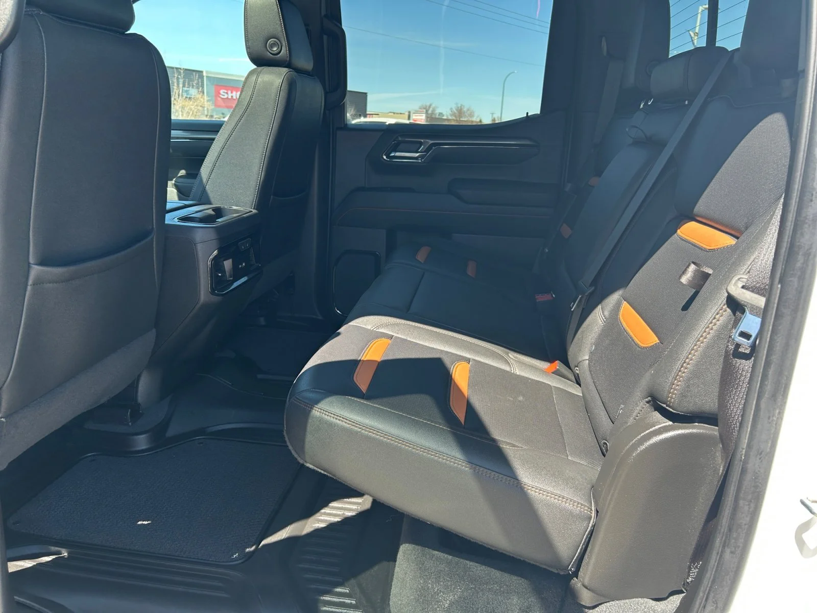 Used 2023 White GMC AT4 Crew Cab image 19