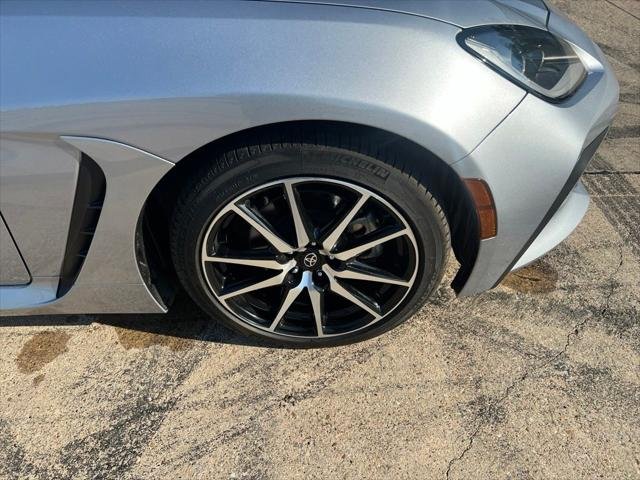Certified Used 2022 STEEL Toyota  image 15