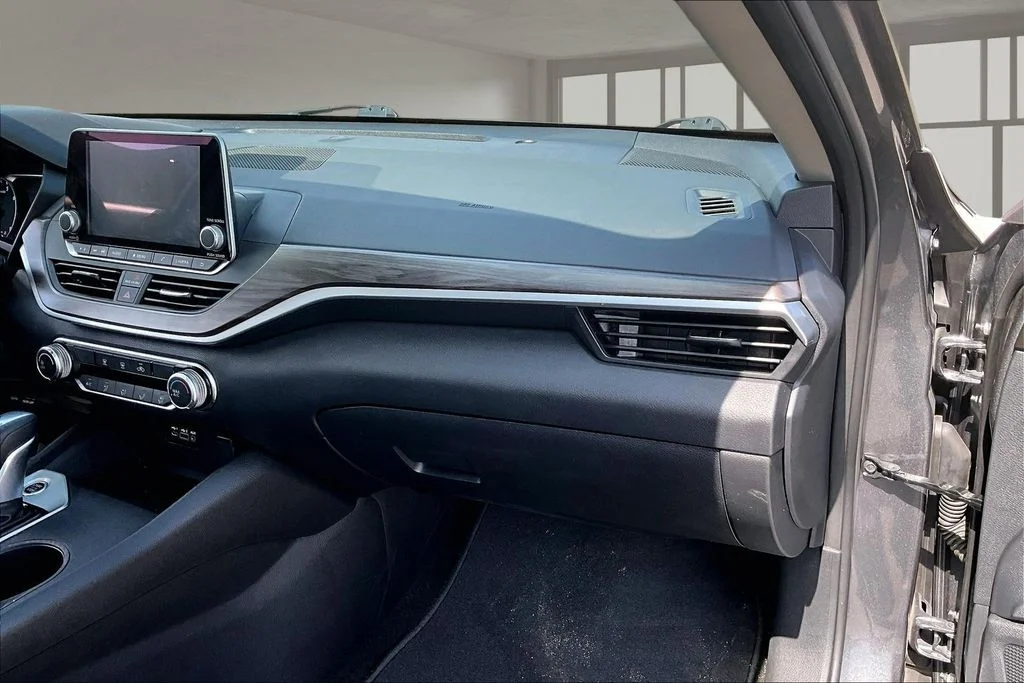 Used 2025 Gray Nissan 2.5 SV image 24