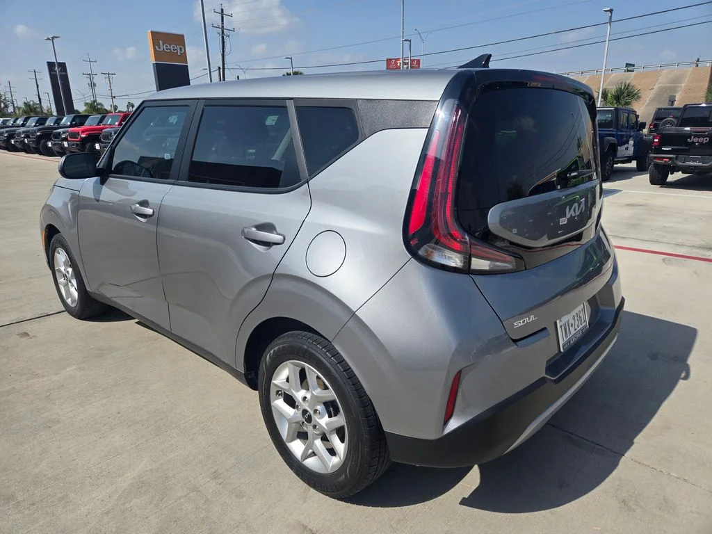 Used 2024 Silver Kia LX image 5