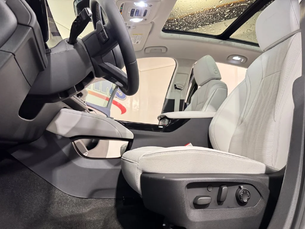 New 2026 Quartz Blue Metallic Buick Avenir image 8