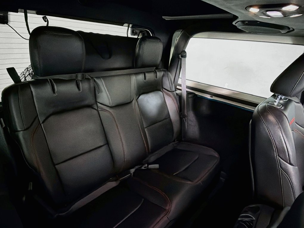 Used 2020  Jeep Rubicon image 26
