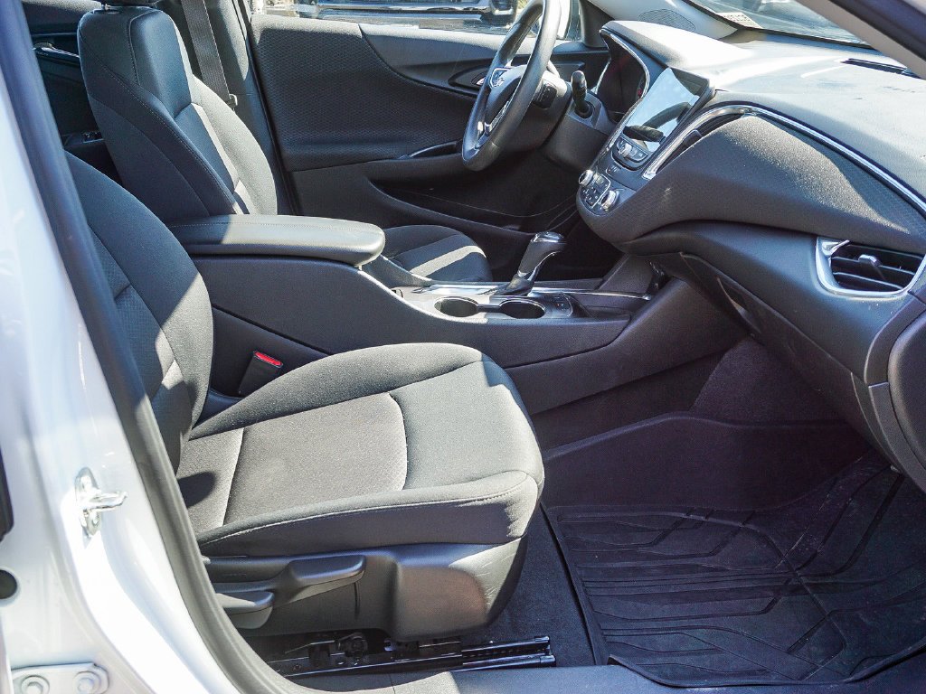 Used 2020 White Chevrolet LT image 12