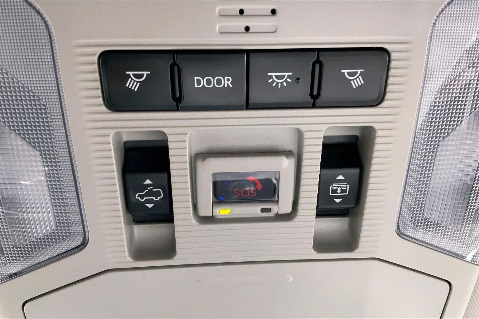 Used 2020 Blizzard Pearl Toyota Hybrid Limited image 36