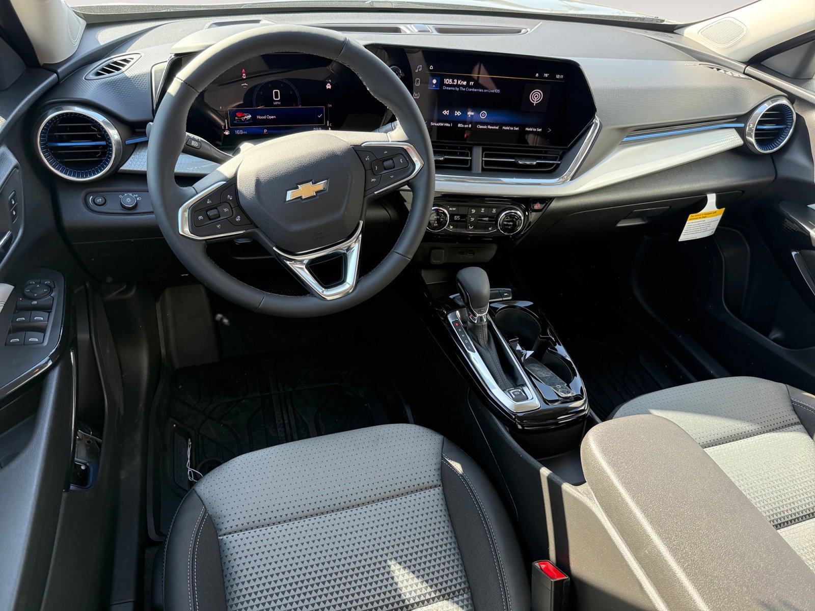 2026 Chevrolet Trax LT - Photo 15