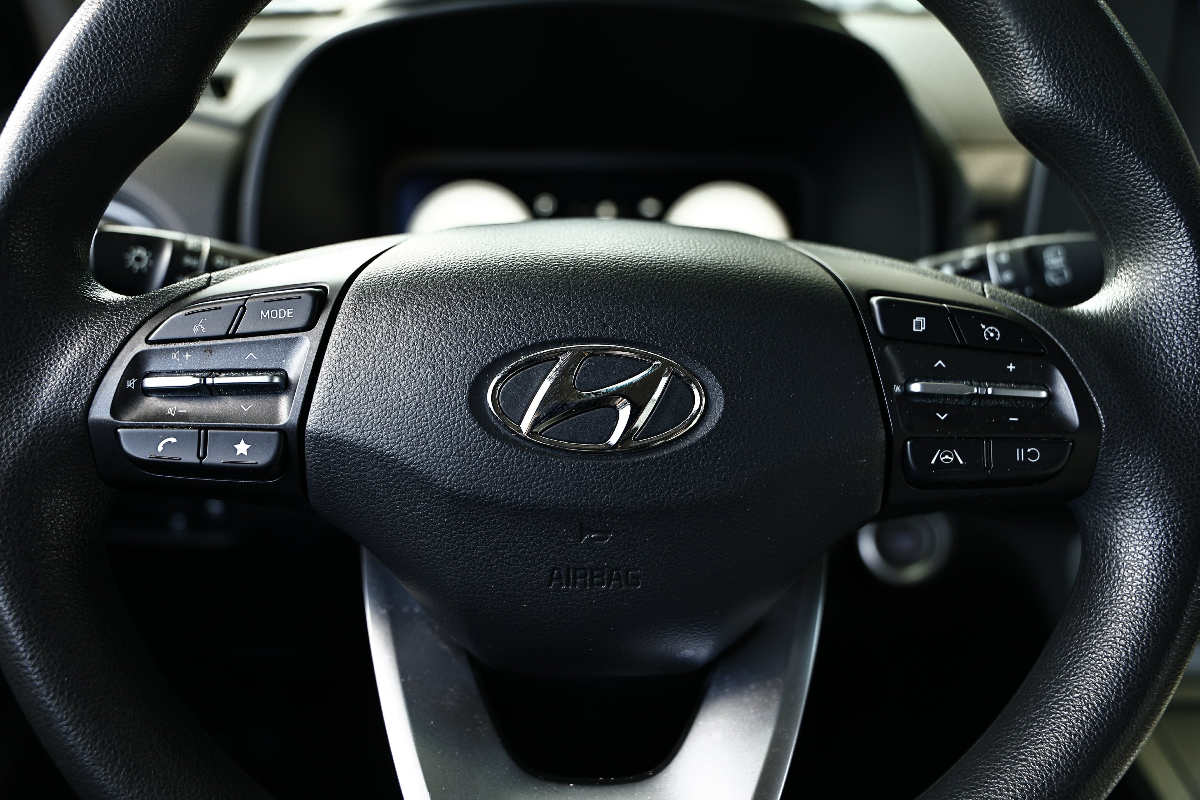 Used 2023 Ultra Black Hyundai SE image 31