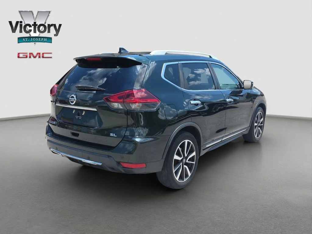 Used 2020 Green Nissan SL image 17