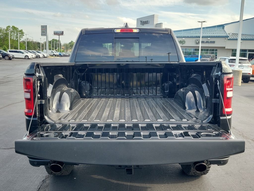 New 2026 Diamond Black Crystal Pearl-Coat Exterior Paint RAM Rebel image 9