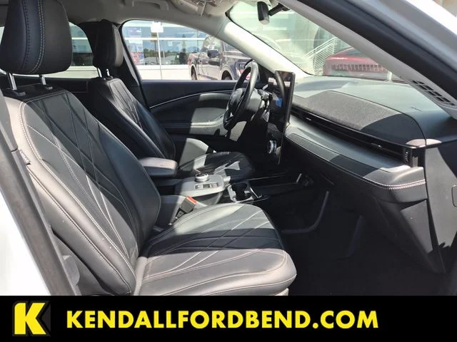 Used 2023 White Ford Select image 30
