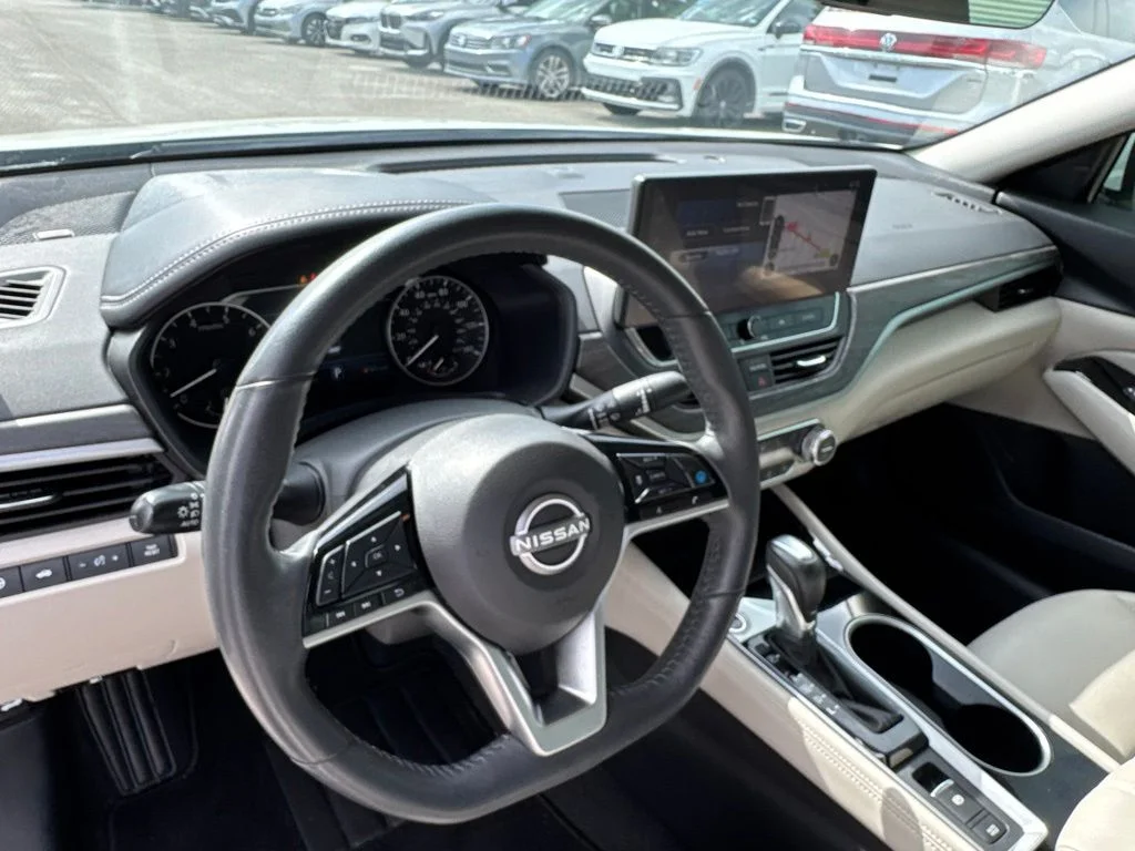 Used 2024 White Nissan 2.5 SL image 9