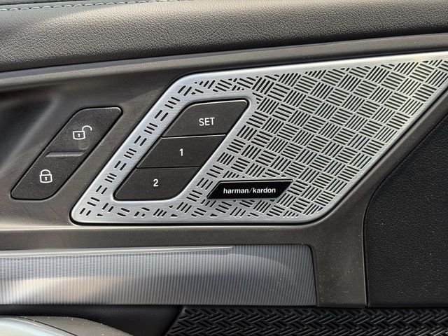 Used 2025 Black BMW xDrive28i image 19