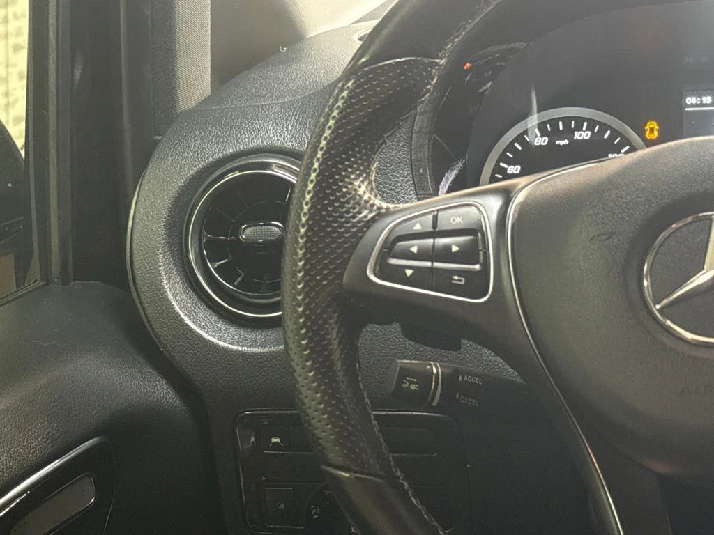 Used 2022  Mercedes-Benz Passenger image 20