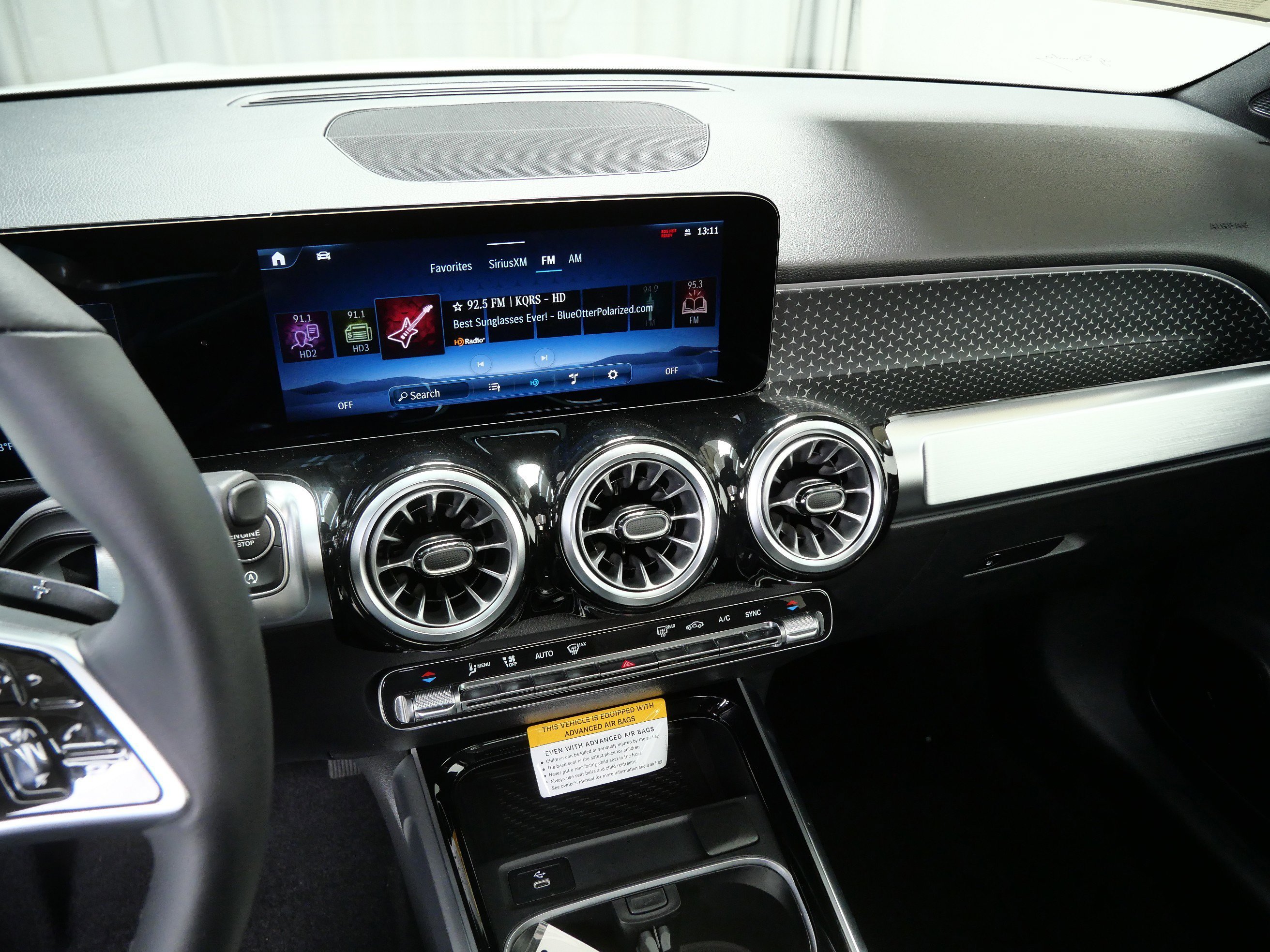 New 2026 Polar White Mercedes-Benz GLB 250 image 10