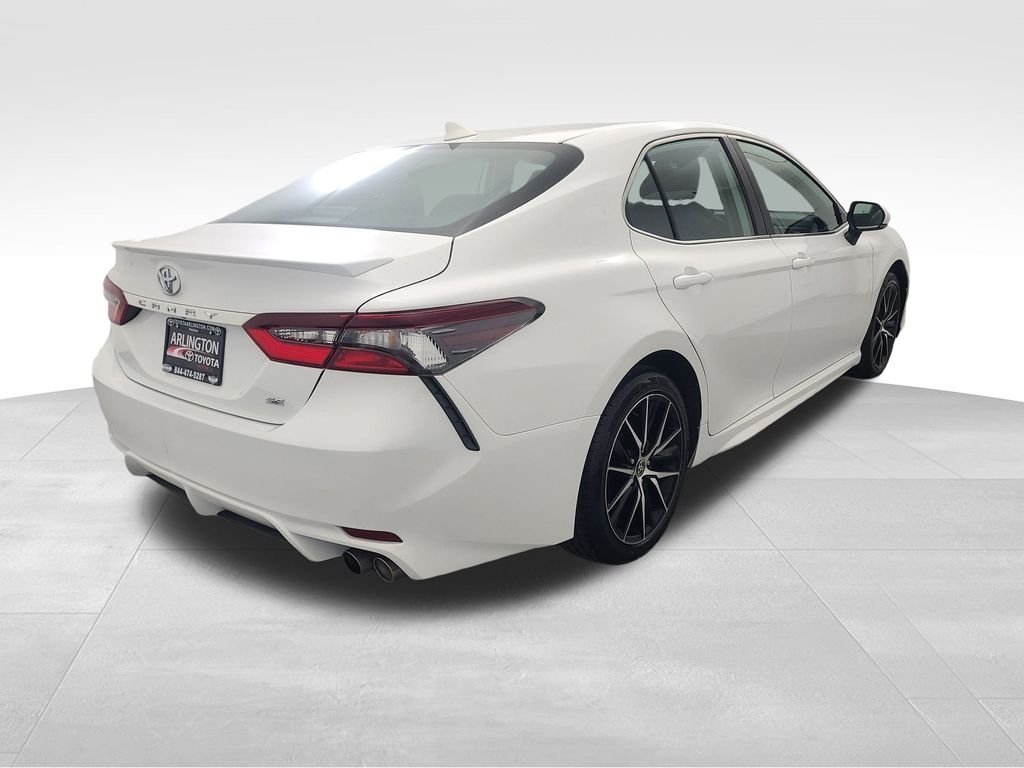 2024 Toyota Camry SE - Photo 6