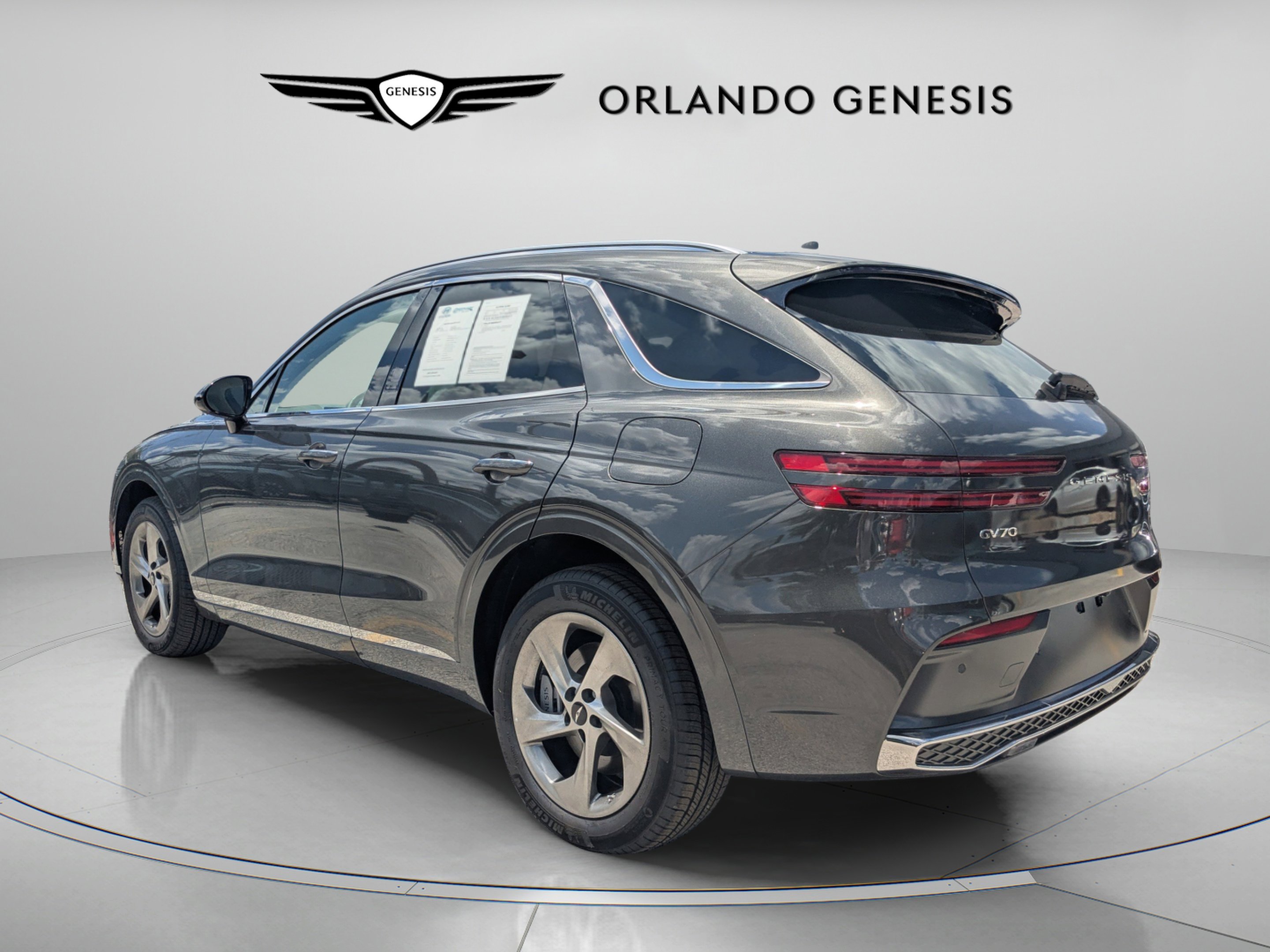 2026 GENESIS GV70 Standard - Photo 6