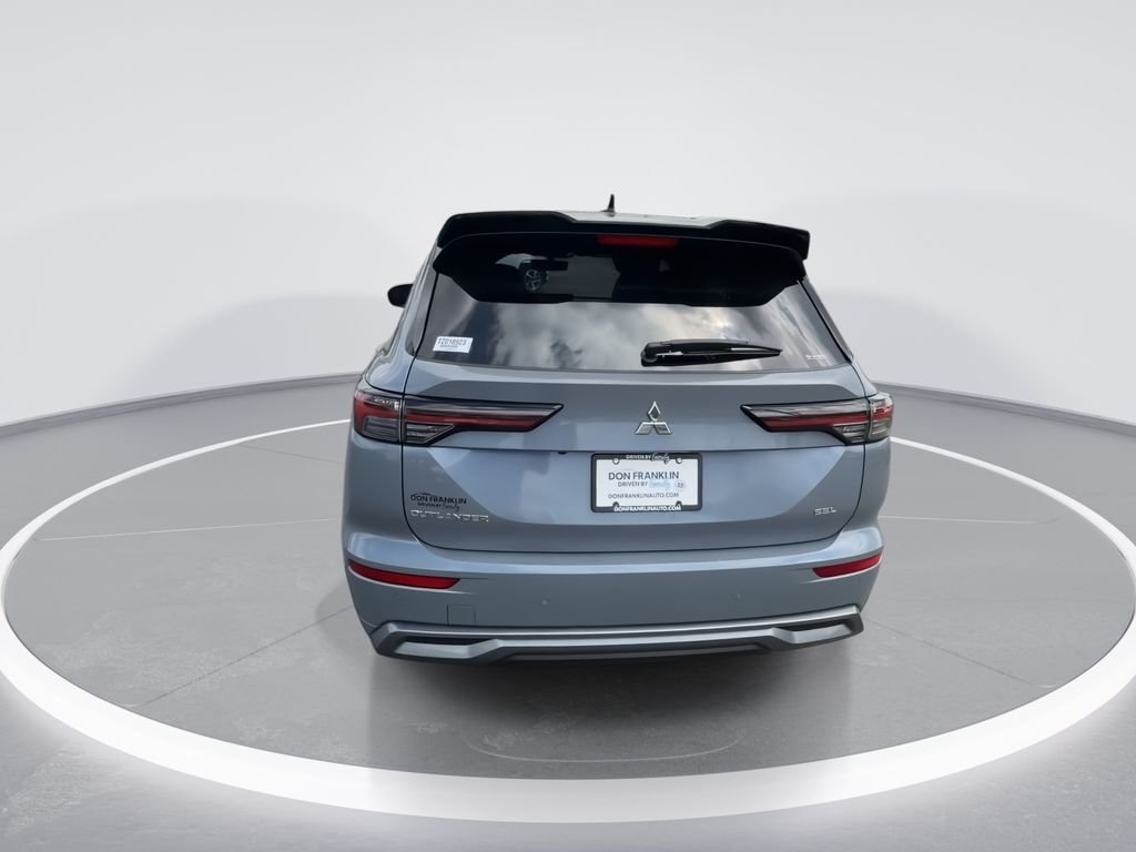 New 2026 Gray Mitsubishi SEL image 7