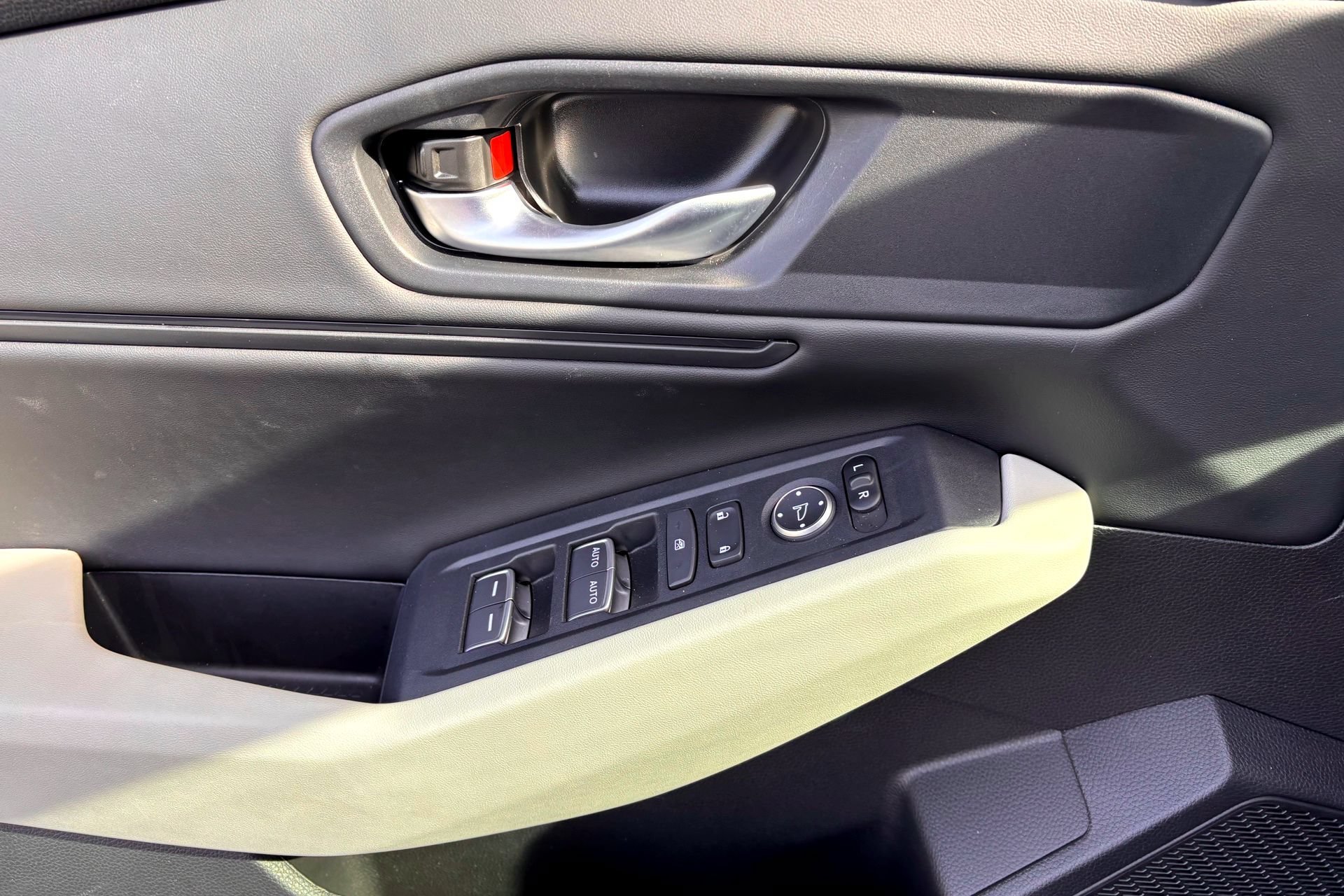 2025 Honda Accord SE - Photo 25