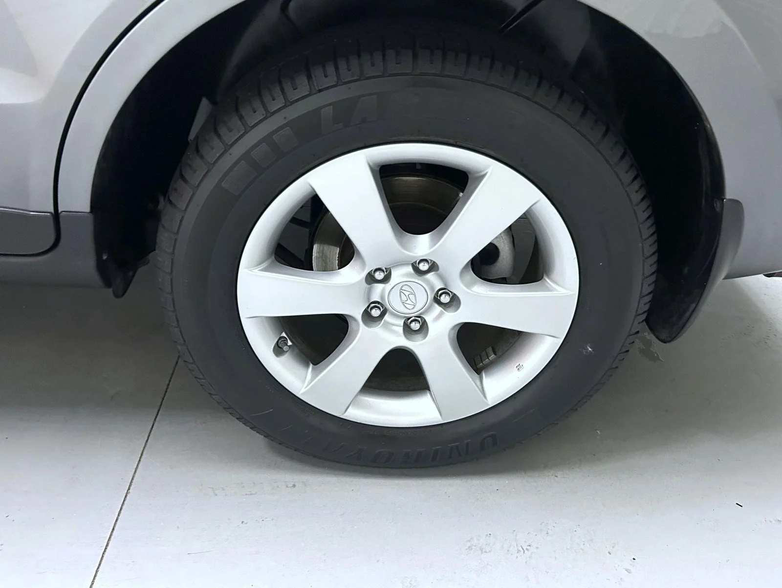 Used 2009 Gray Hyundai Limited image 22