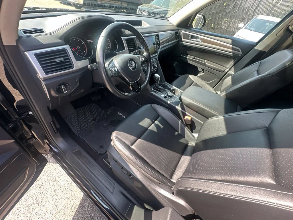 Used 2019 Black Volkswagen 3.6L V6 SE image 8