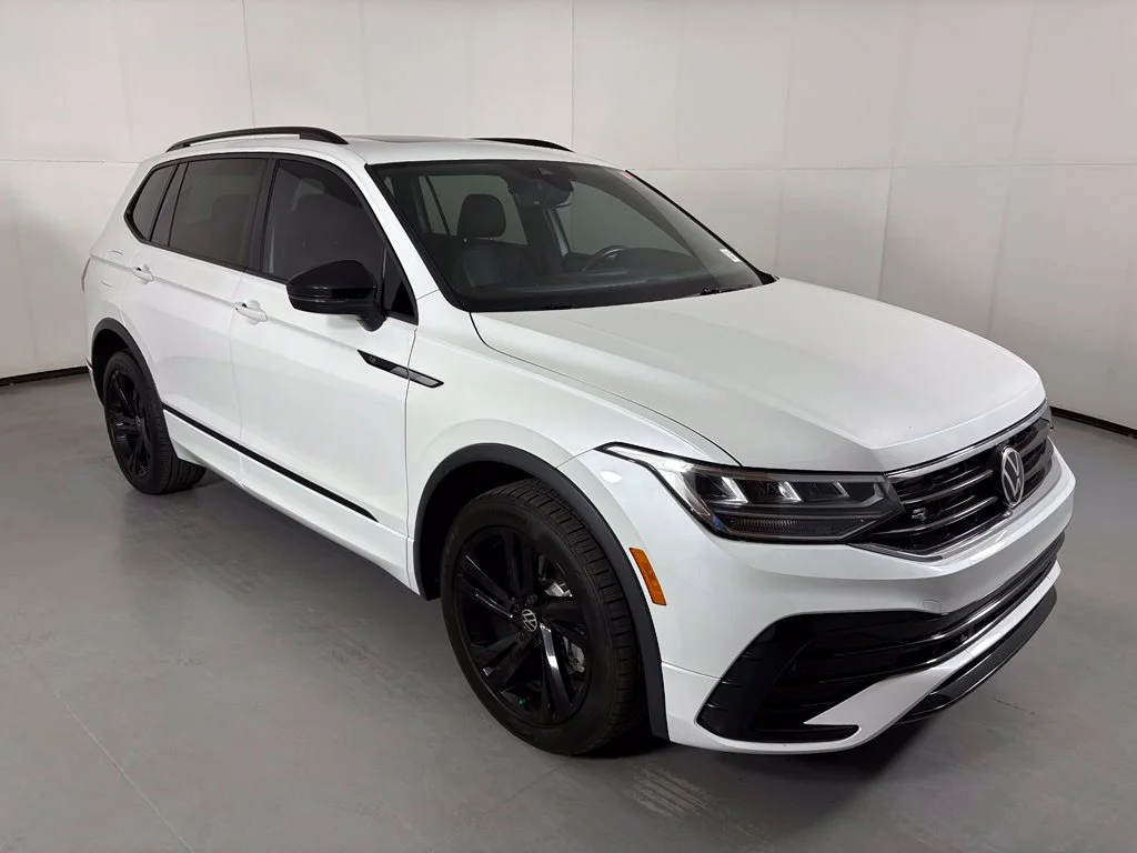 Used 2023 White Volkswagen 2.0T SE R-Line Black image 2