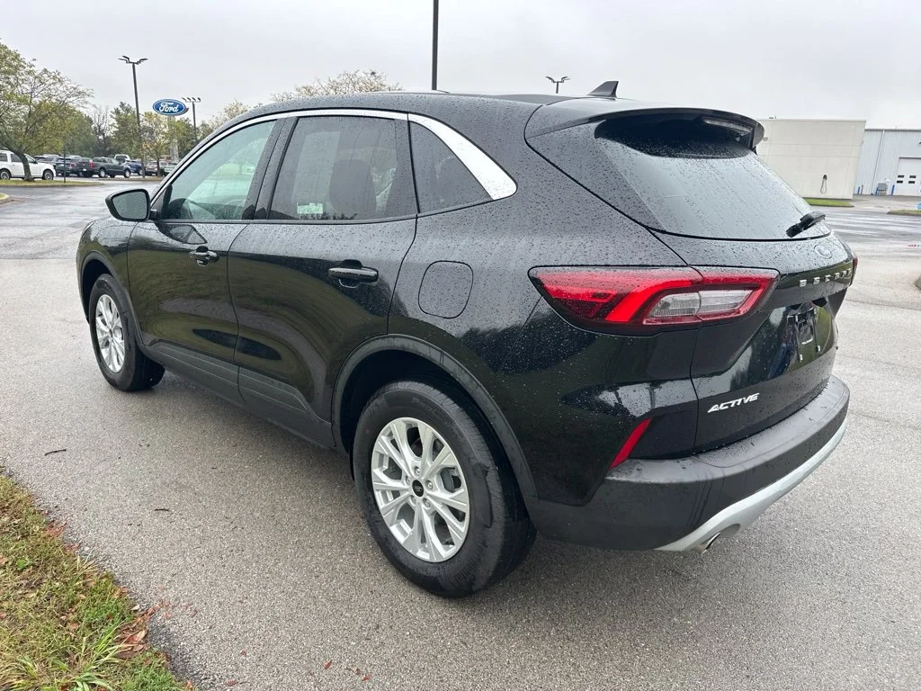 Used 2024 Black Metallic Ford Active image 9