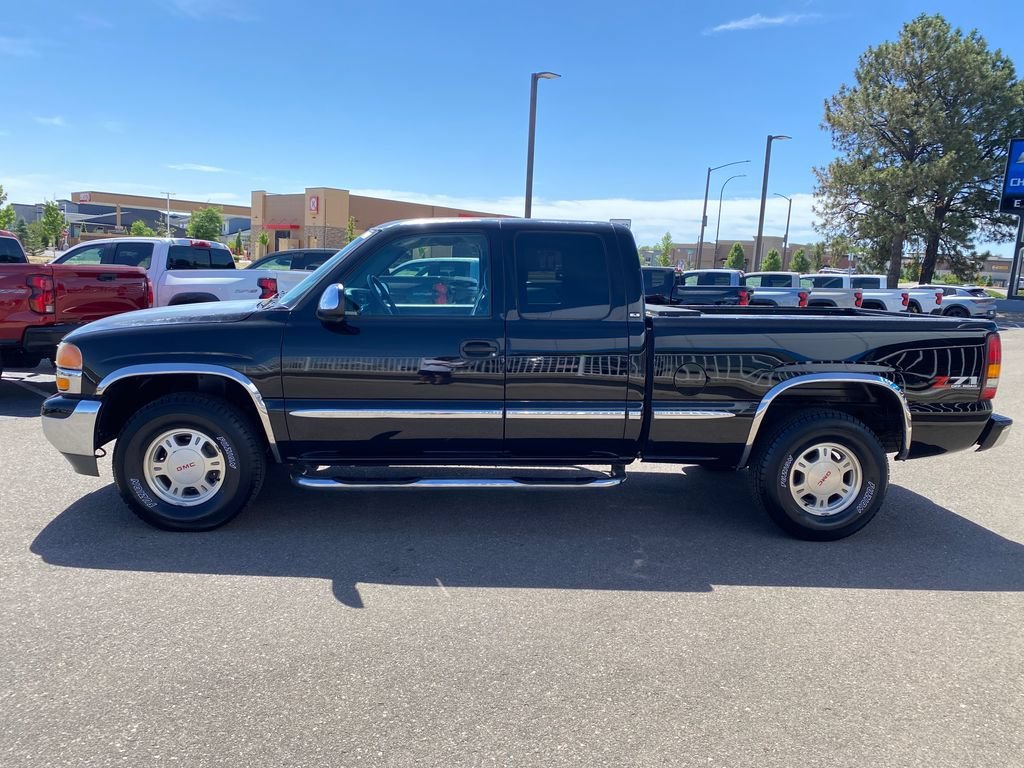 Used 2002 Onyx Black GMC SLE image 2