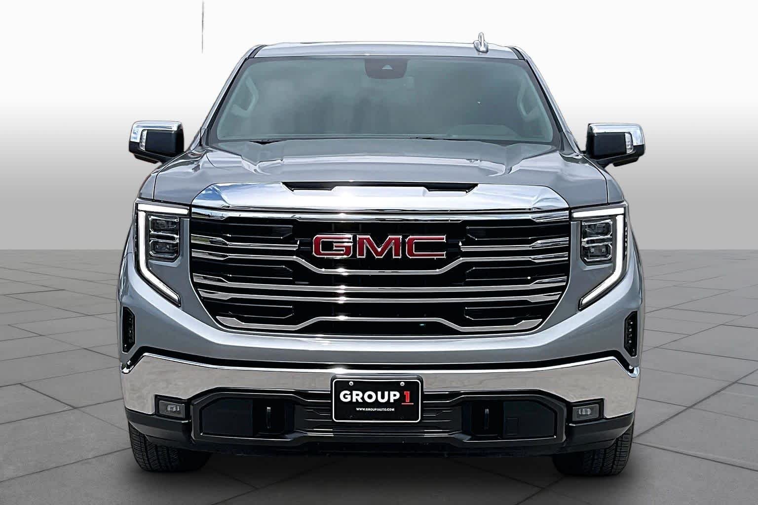Used 2025 Sterling Metallic GMC SLT image 3