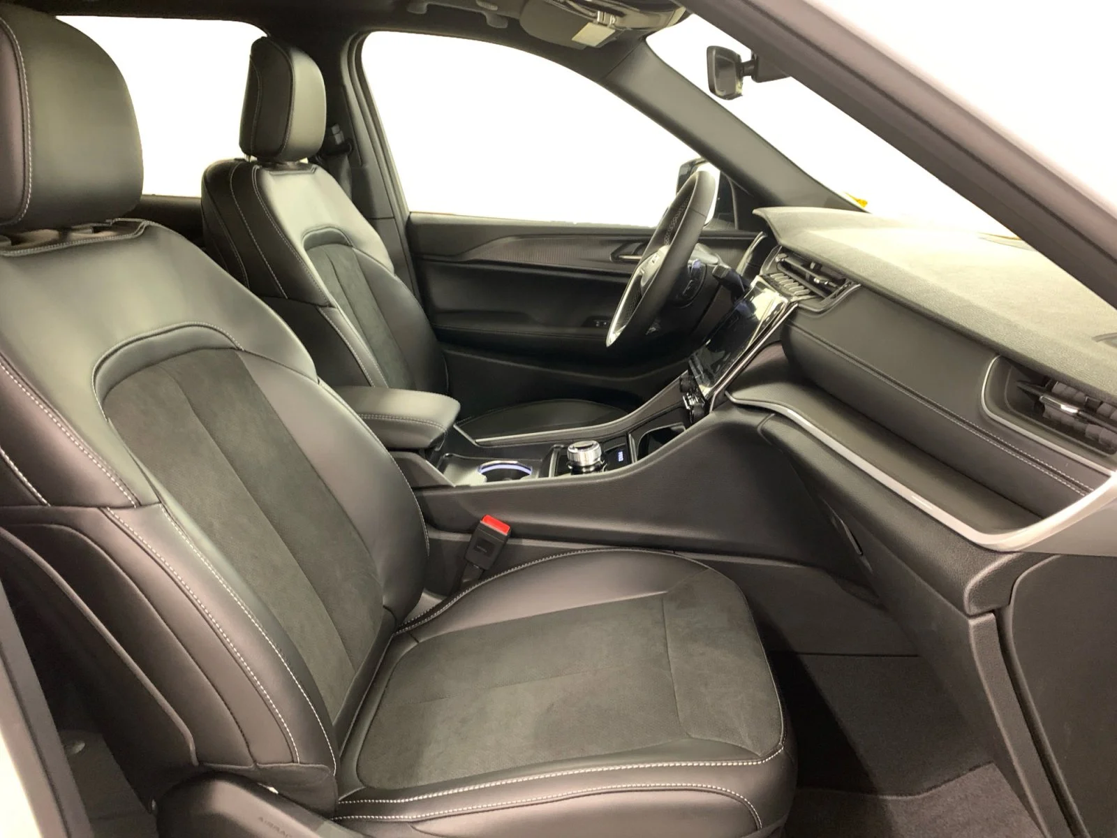 New 2025 Bright White Jeep Altitude image 17