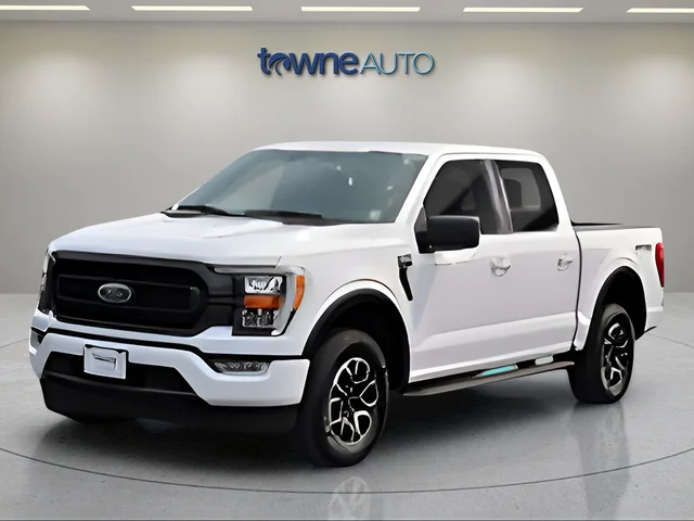 Used 2023 White Ford XLT image 2