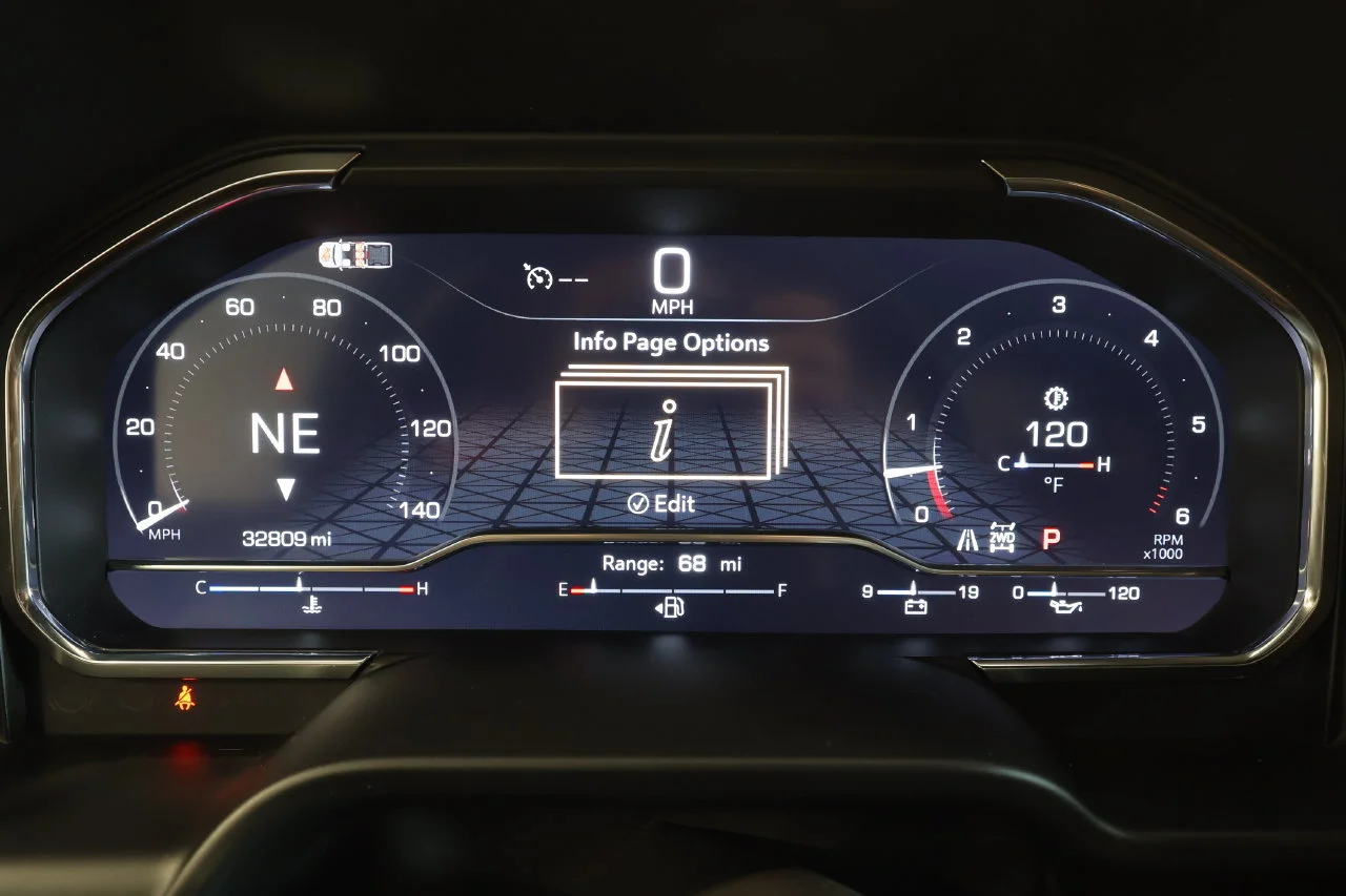 Used 2025 White Frost Tricoat GMC Denali image 12
