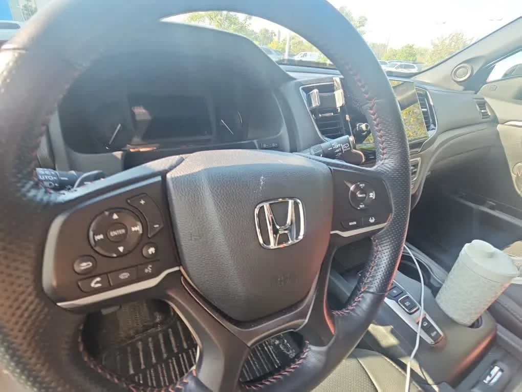 Certified Used 2022 Platinum White Pearl Honda TrailSport image 7