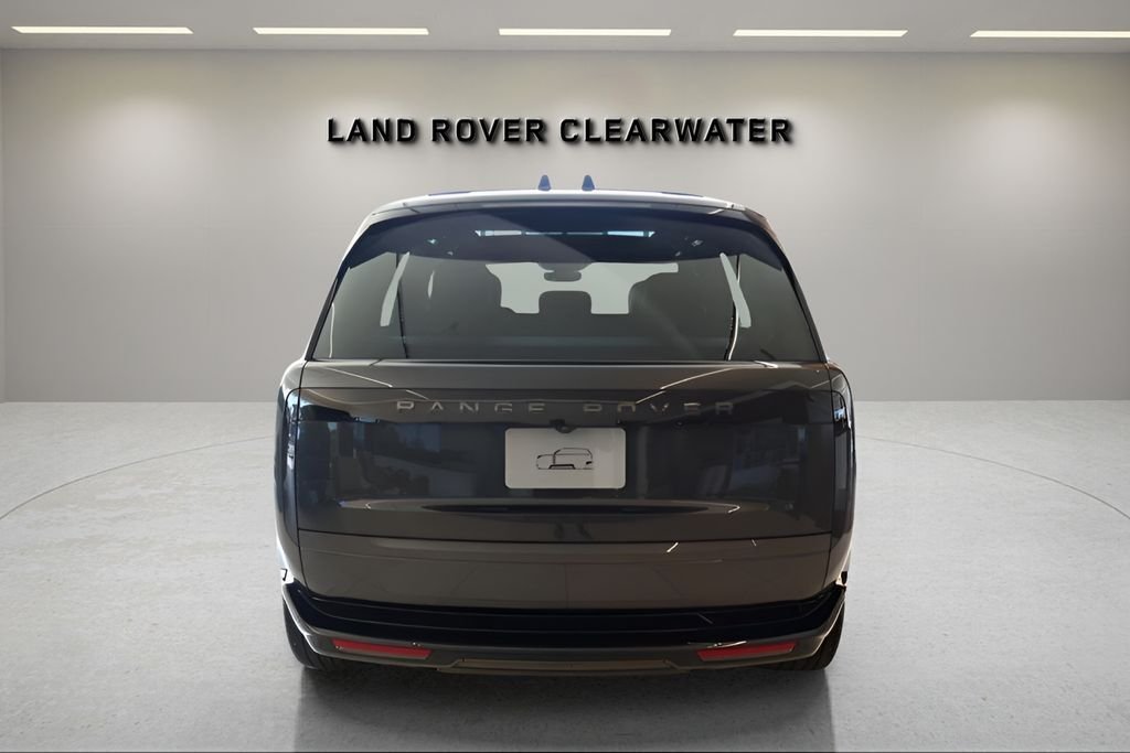 New 2025 Carpathian Grey LAND ROVER SE image 3