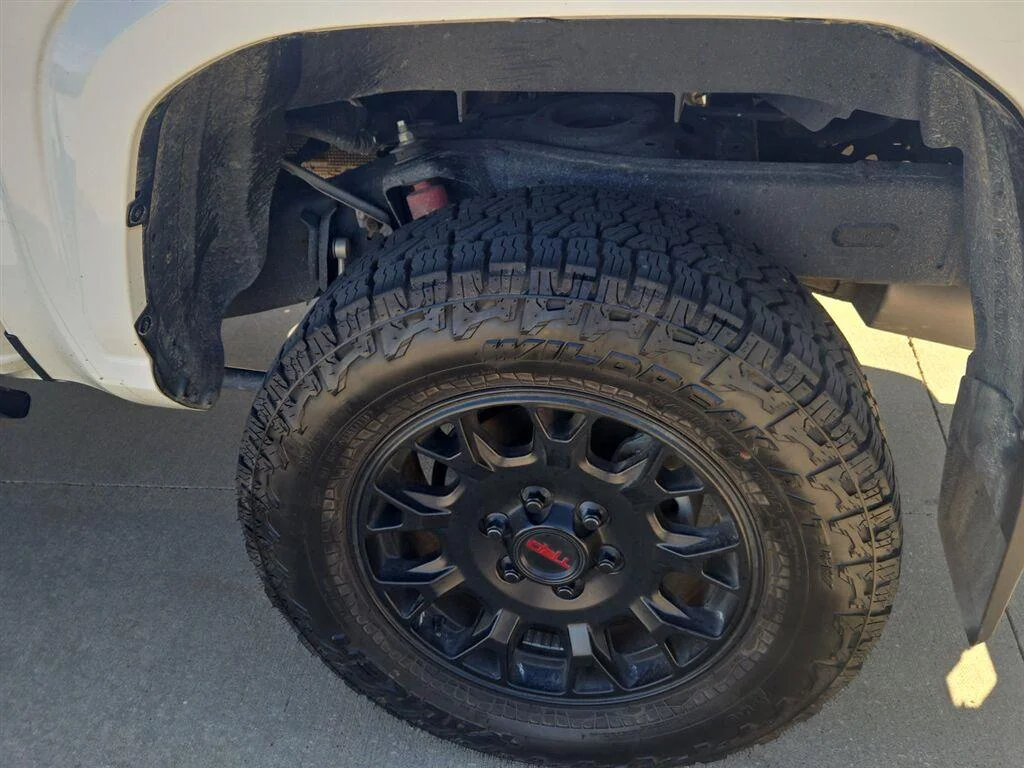 Used 2025 Ice Cap Toyota SR5 image 5