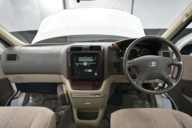 Used 1999 White Toyota Limited image 34