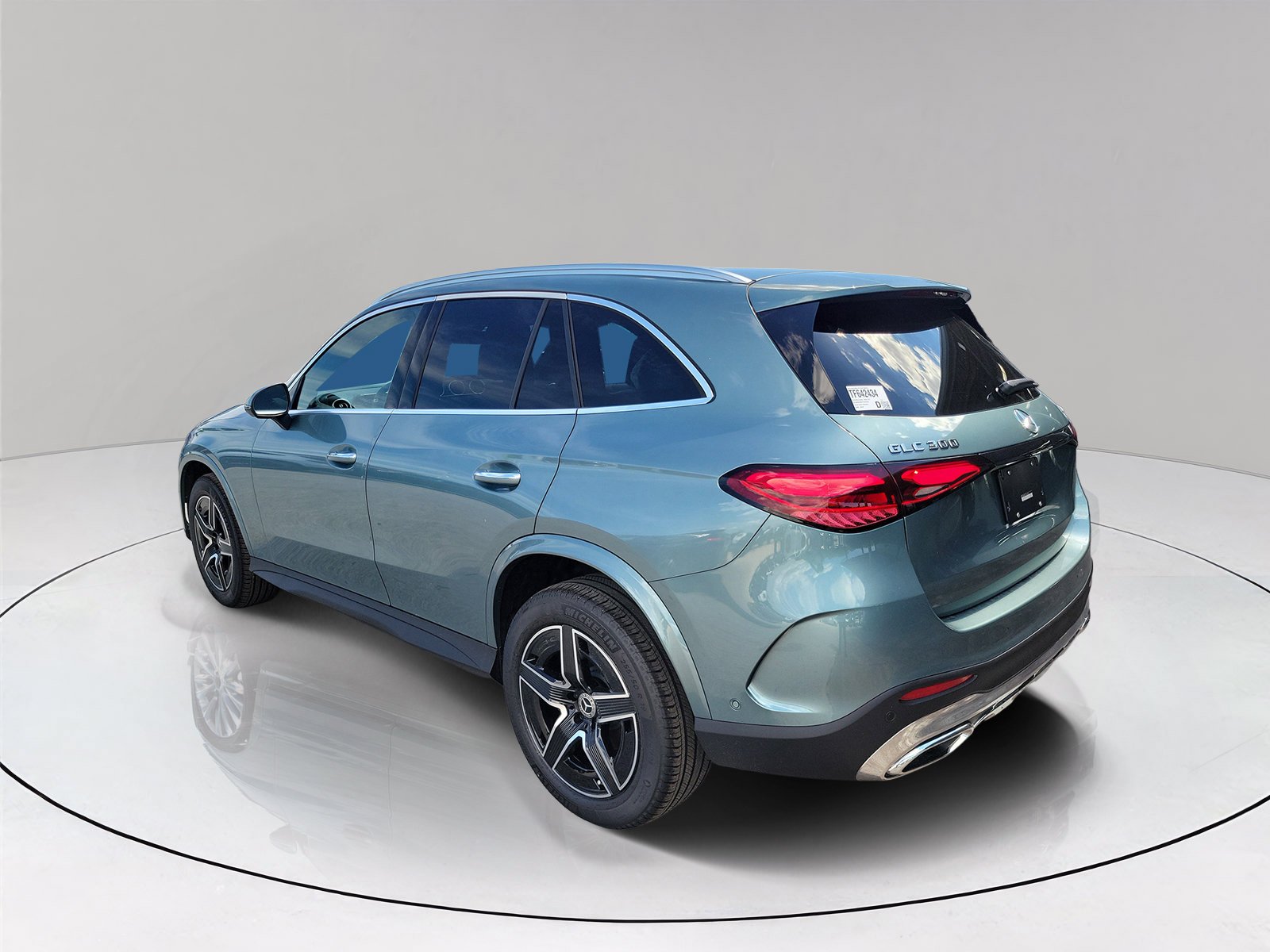 New 2026 Verde Silver Metallic Mercedes-Benz GLC 300 image 34