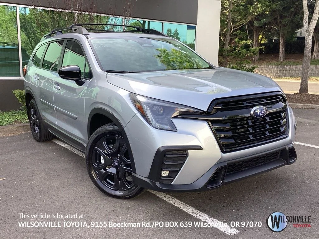 Used 2025 Silver Subaru Onyx Edition Touring image 1