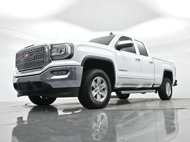 Used 2017 SUMMIT WHITE GMC SLE image 11