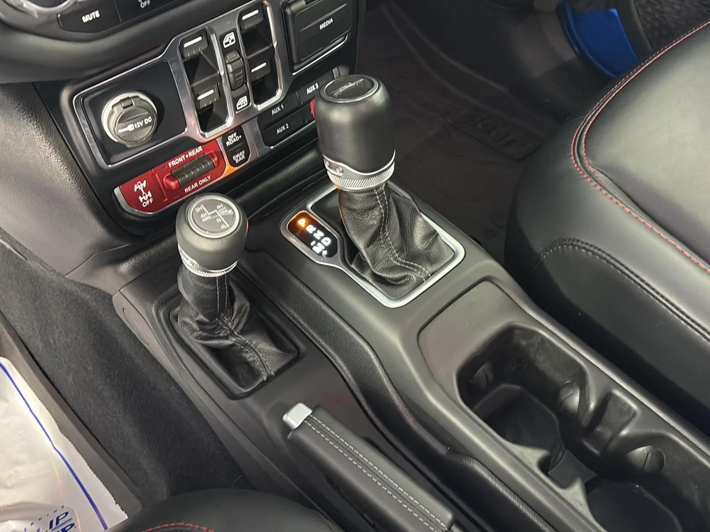 Used 2024 Hydro Blue Pearlcoat Jeep Rubicon X image 41