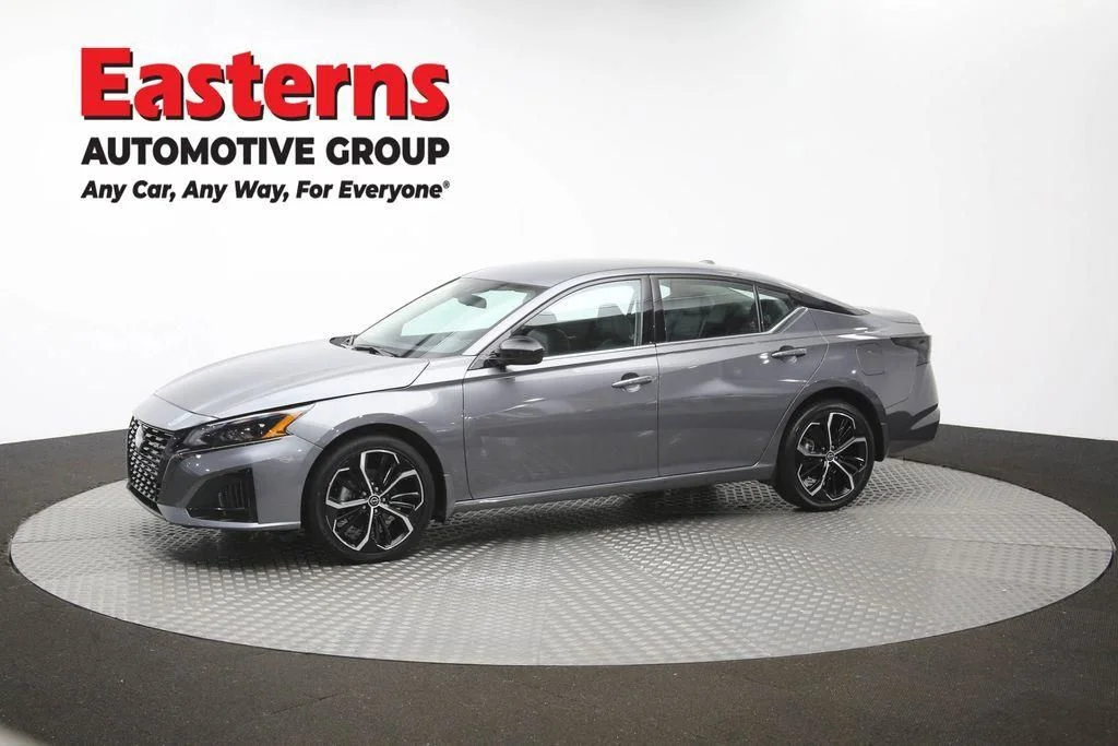 Used 2025 Gray Nissan 2.5 SR image 58