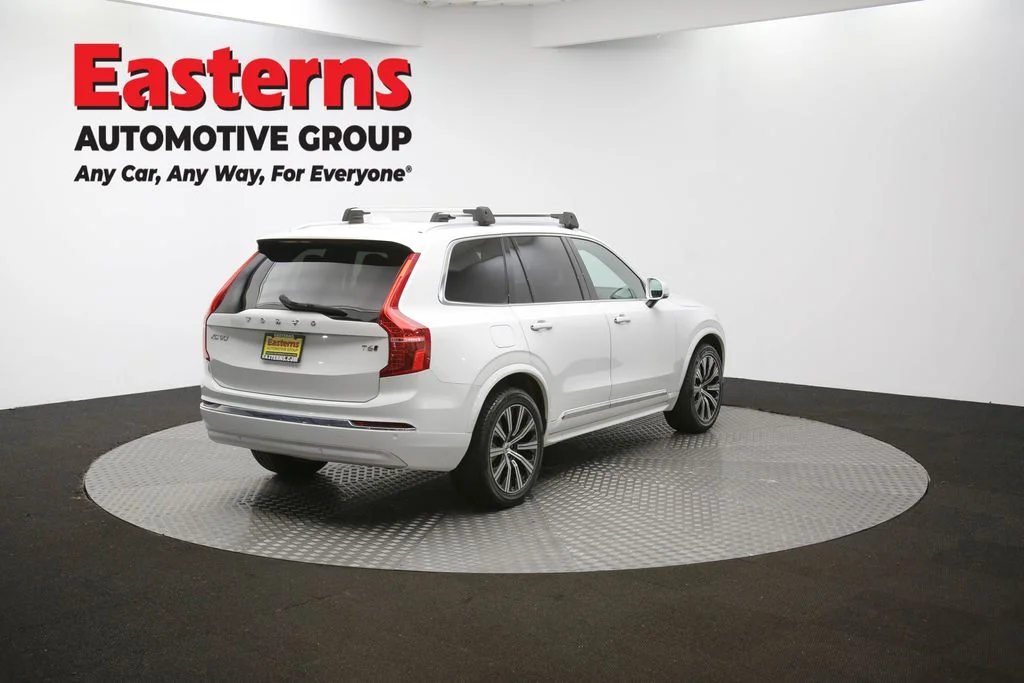 Used 2022 White Volvo T6 Inscription image 41